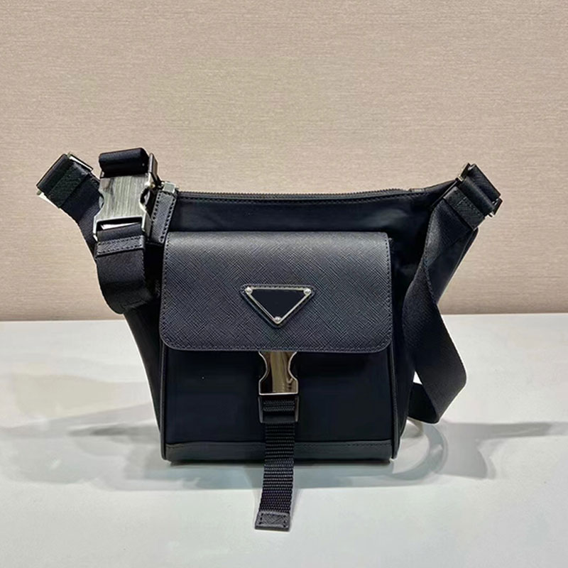 Re-Nylon Crossbody Bag 7a Quality Handbags Purse Men Pocket Genuine Leather Silver Hardware Fashion Letters Women Shoulder Bags
Re-Nylon Crossbody Bag 7a Quality Handbags Purse Men Pocket Genuine Leather Silver Hardware Fashion Letters Women Shoulder Bags