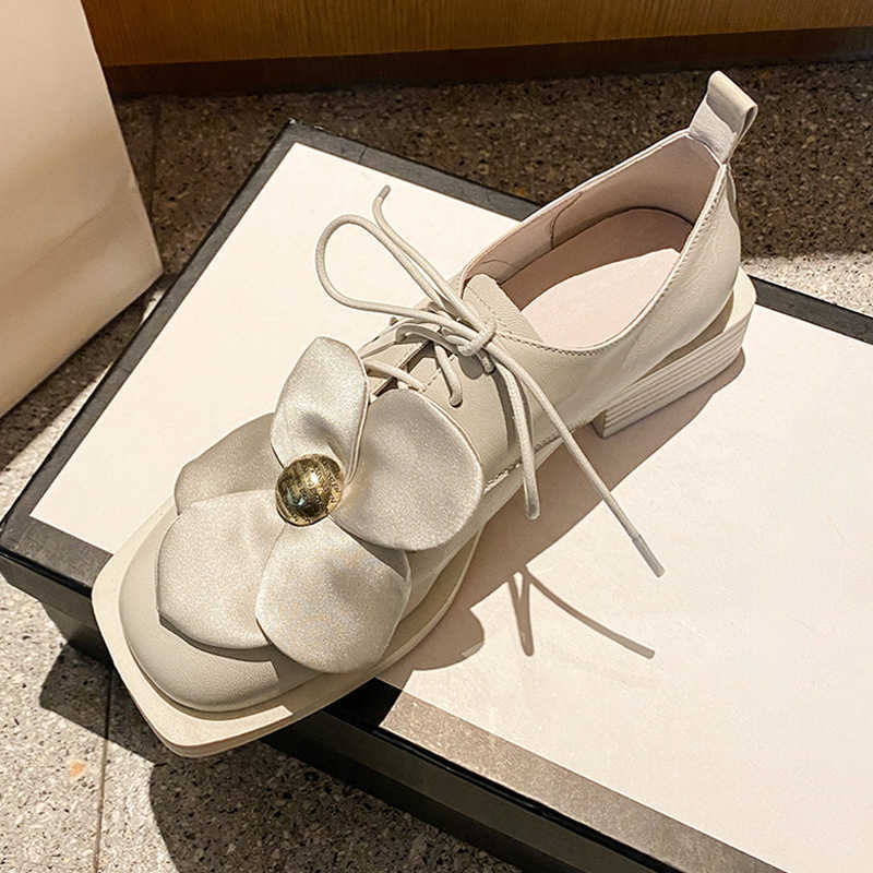 Cowhide white flower shoes evening breeze small leather shoes for women with skirt gentle low heel flat sole shoes for spring, Black
Cowhide white flower shoes evening breeze small leather shoes for women with skirt gentle low heel flat sole shoes for spring, Black