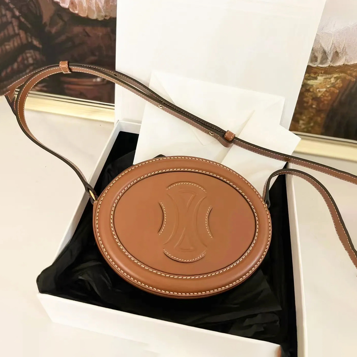 fashion Crossbody Totes clutch bag pochette Smooth leather TRIOMPHES Luxurys Designers Mini Oval women's men handbags shoulder bags Wallet basket wash travel strap, Green
fashion Crossbody Totes clutch bag pochette Smooth leather TRIOMPHES Luxurys Designers Mini Oval women's men handbags shoulder bags Wallet basket wash travel strap, Green