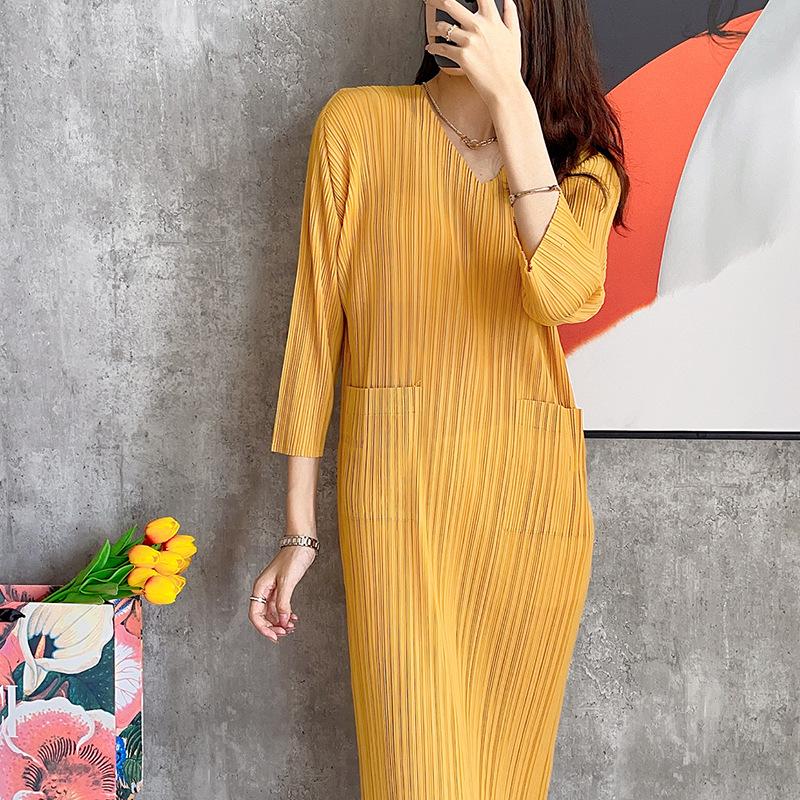 Casual Dresses Changpleat Autumn Miyak Pleated Fashion Women Loose Large Size O-neck Pocket Dress Tide, Black
Casual Dresses Changpleat Autumn Miyak Pleated Fashion Women Loose Large Size O-neck Pocket Dress Tide, Black