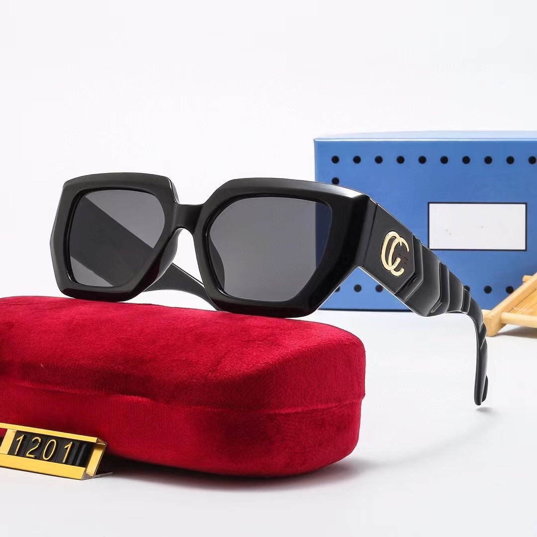 American Fashion Large Rim Sunglasses Men and Women Sunglasses for Couples Street Shot Glasses Trendy Slim Fit
American Fashion Large Rim Sunglasses Men and Women Sunglasses for Couples Street Shot Glasses Trendy Slim Fit