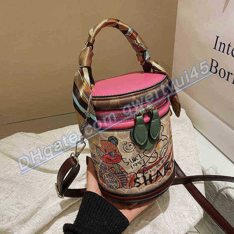 qwertyui45 Shoulder Bags Bear Graffiti Bucket Bags for Women Cute Cartoon Tote Bag Aesthetic Silk Scarf Printing Fashion Women's Party Shoulder Bag 020223H, Pink
qwertyui45 Shoulder Bags Bear Graffiti Bucket Bags for Women Cute Cartoon Tote Bag Aesthetic Silk Scarf Printing Fashion Women's Party Shoulder Bag 020223H, Pink