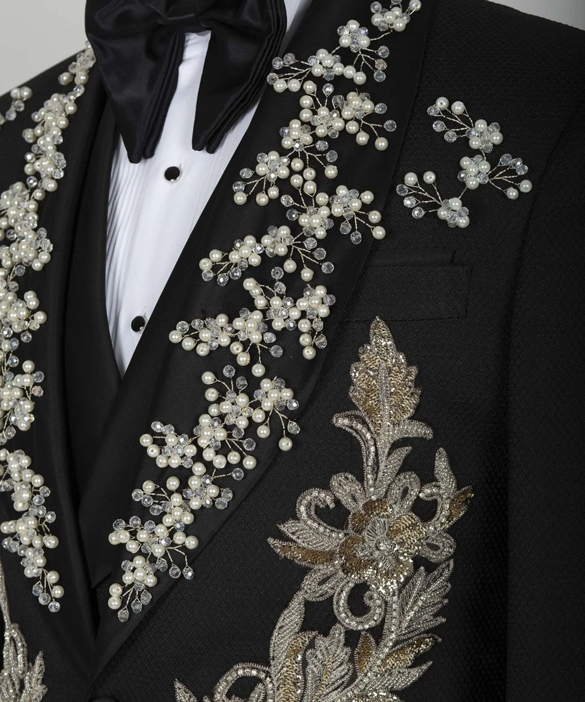 Luxury Men Wedding Tuxedos Tailor Made 3 Pieces Appliques Crystal Beading Pants Suits Formal Business Prom Party Tailored