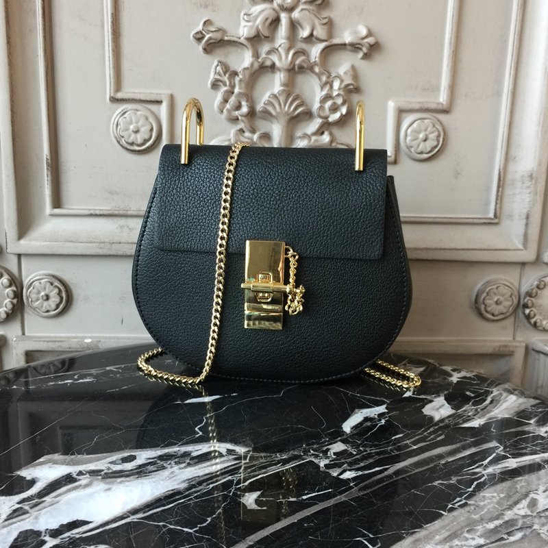 Small Drew Bag Chains Purse Shiny Leather Suede Handbag Round Shape crossbody Designer Luxury Flap With Magnet Closure Shoulder Bags Linen lining Purse
Small Drew Bag Chains Purse Shiny Leather Suede Handbag Round Shape crossbody Designer Luxury Flap With Magnet Closure Shoulder Bags Linen lining Purse