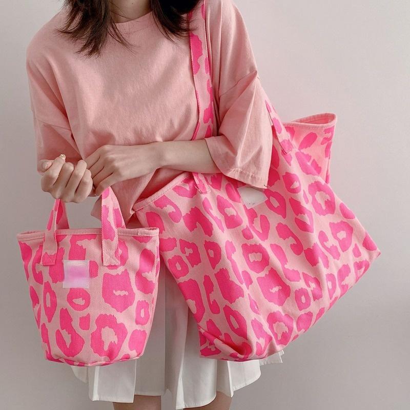 Evening Bags Pink Leopard Shoulder Bag Women's Large Capacity Casual Totes Ladies Cute Canvas Bucket Handbag 2023, Cosmetic bag
Evening Bags Pink Leopard Shoulder Bag Women's Large Capacity Casual Totes Ladies Cute Canvas Bucket Handbag 2023, Cosmetic bag