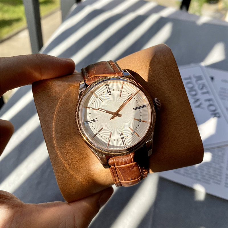 Luxury brand gold Silver watch mens women Unisex Leather watches 40MM fashion dress Quartz movement Wristwatches
Luxury brand gold Silver watch mens women Unisex Leather watches 40MM fashion dress Quartz movement Wristwatches