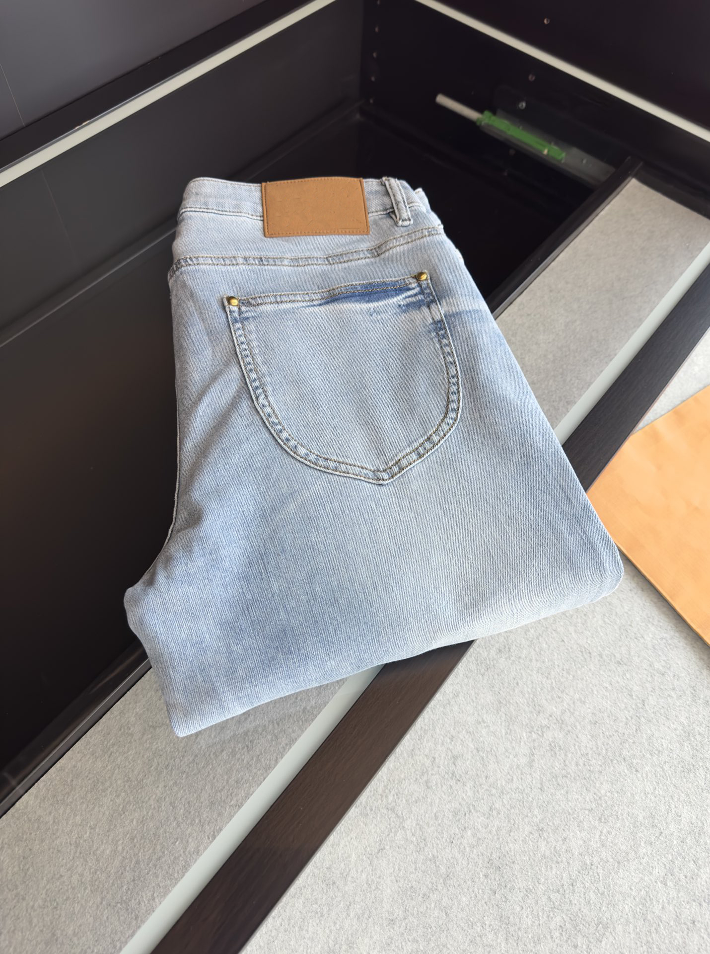 2023 capri pants Spring and Summer Classic Versatile Casual Five-Pocket Jeans Straight Fit Designer Loose Pants Broken Fit Motorcycle, Gray
2023 capri pants Spring and Summer Classic Versatile Casual Five-Pocket Jeans Straight Fit Designer Loose Pants Broken Fit Motorcycle, Gray