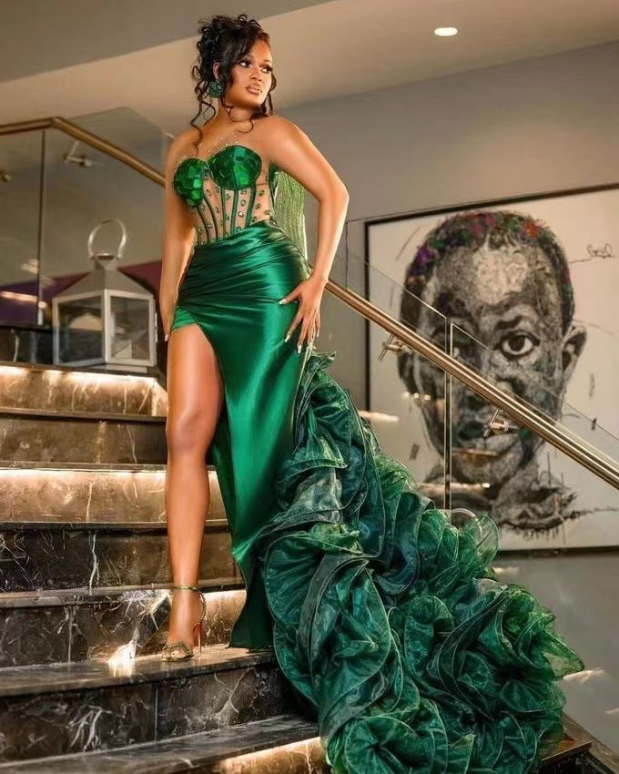 Black Girls Green Prom Dresses Mermaid Ruffles Skirt Slit Beads Party Dress vestido de graduacion African Women Evening Gowns, Silver
Black Girls Green Prom Dresses Mermaid Ruffles Skirt Slit Beads Party Dress vestido de graduacion African Women Evening Gowns, Silver