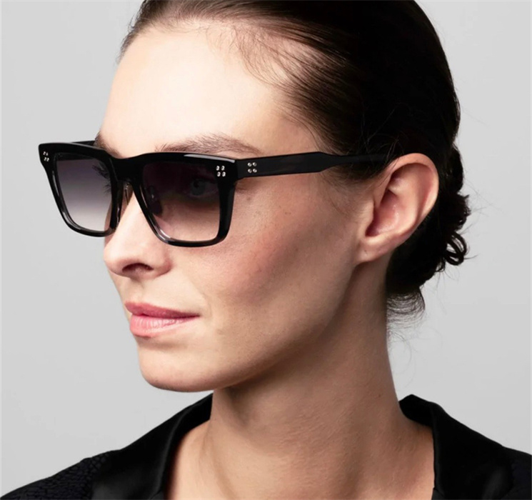 Sunglasses For Men Women Summer Designers 181Style Anti-Ultraviolet Retro Plate Full Frame Random Box
Sunglasses For Men Women Summer Designers 181Style Anti-Ultraviolet Retro Plate Full Frame Random Box