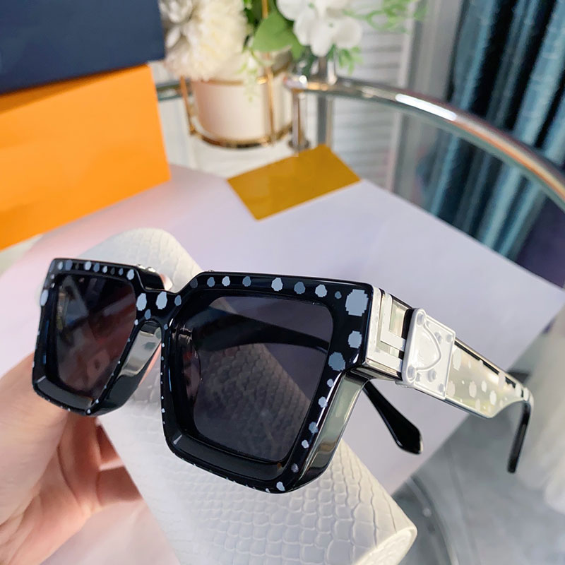 Fashion Eyewear Mens Millionaire Sunglasses Z1910 Z1900 Timeless Classic Square Full Womens Outdoor Vacation UV Protection Designer Occhiale Uomo
Fashion Eyewear Mens Millionaire Sunglasses Z1910 Z1900 Timeless Classic Square Full Womens Outdoor Vacation UV Protection Designer Occhiale Uomo