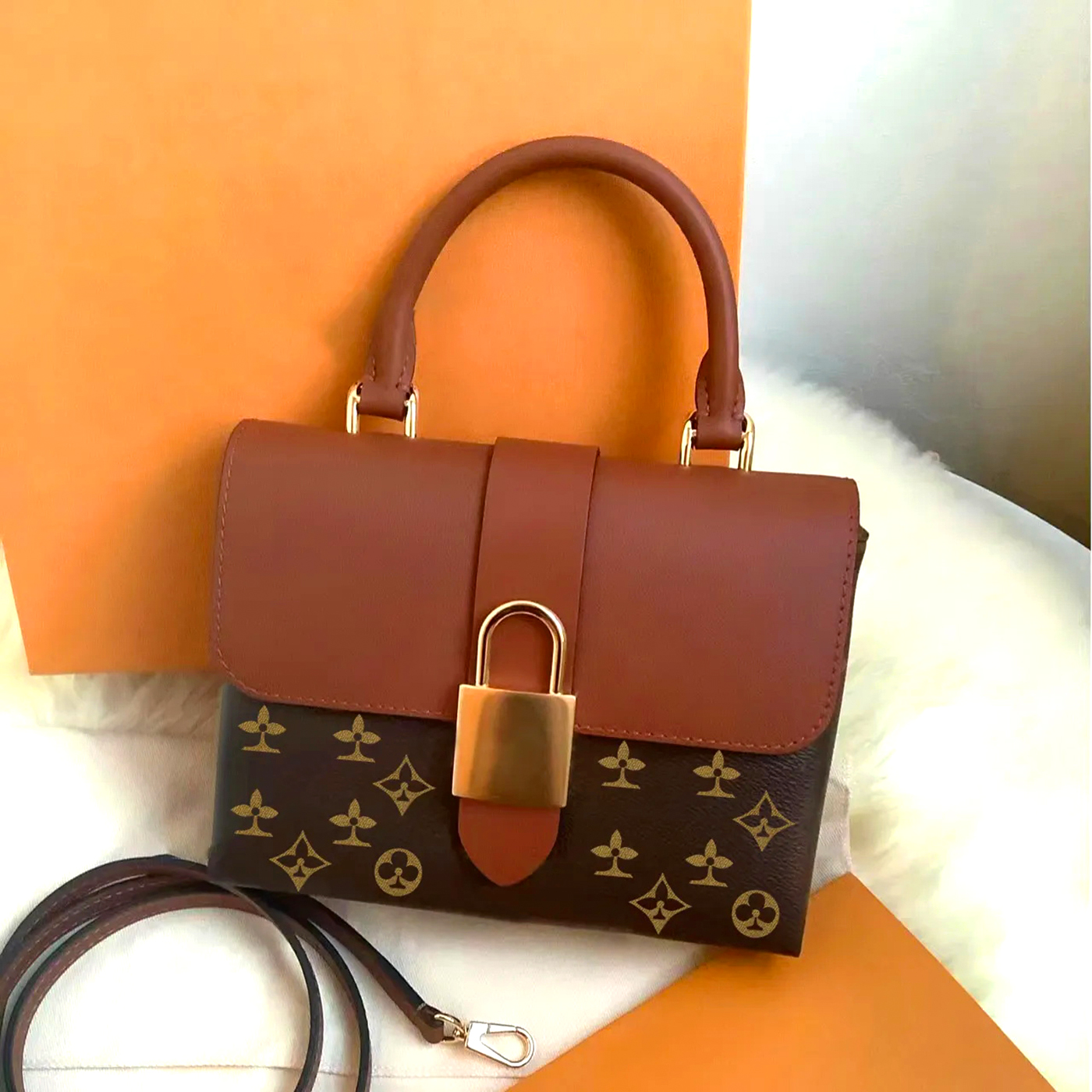 M44322 LOCKY BB Luxury Designer classic tote Bag Genuine Leather clutch bags Metal lock Women's fashion CrossBody Shoulder Printed pattern mens envelope wallets, Mon0gram army green
M44322 LOCKY BB Luxury Designer classic tote Bag Genuine Leather clutch bags Metal lock Women's fashion CrossBody Shoulder Printed pattern mens envelope wallets, Mon0gram army green