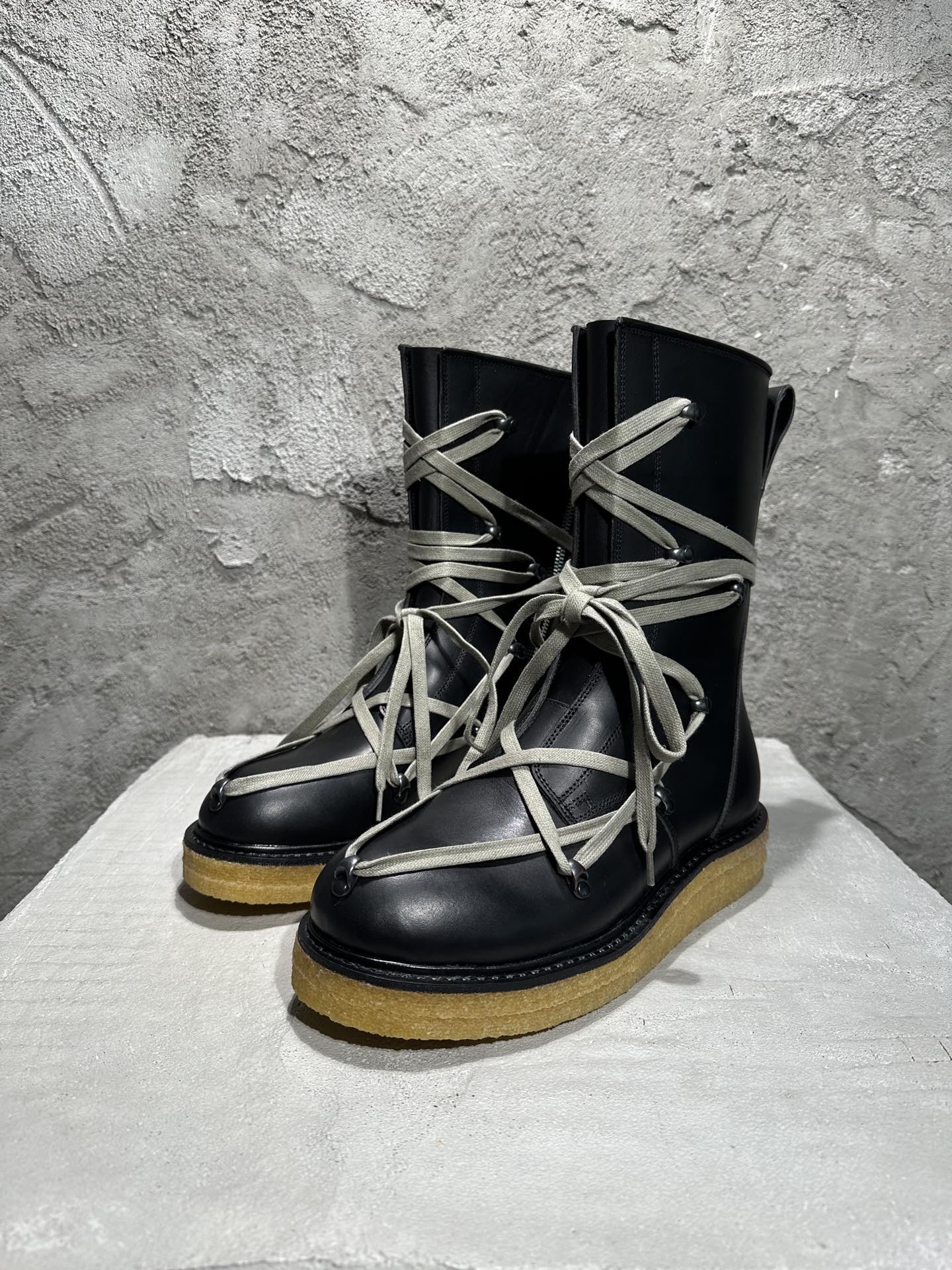 2023 year newest model mens beautiful boots Shoes ~ high quality mens designer boots -45, Black
2023 year newest model mens beautiful boots Shoes ~ high quality mens designer boots -45, Black
