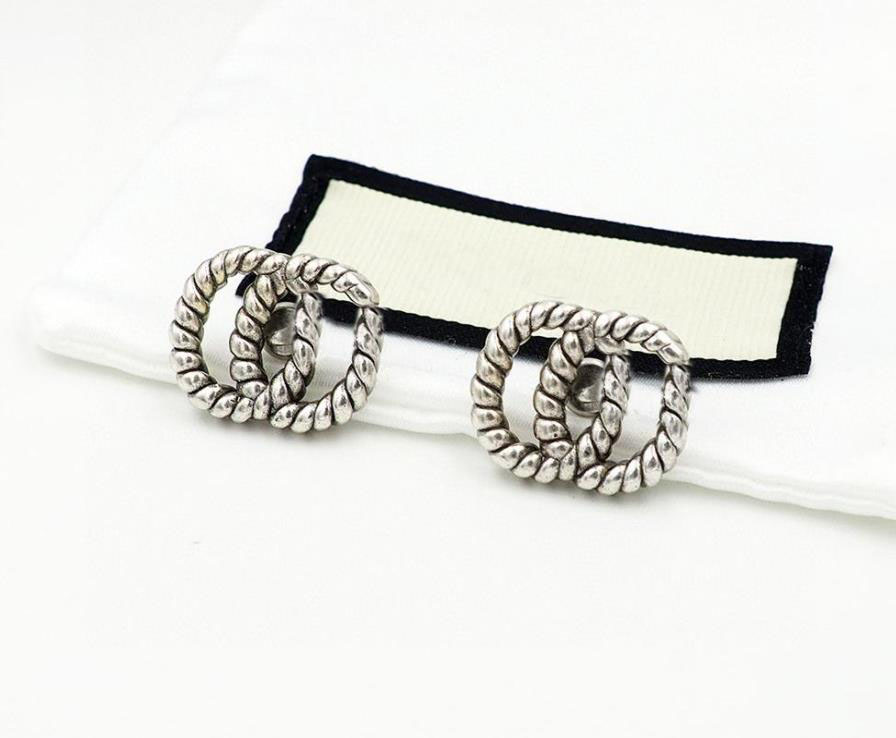 Fashion letters Stud earrings aretes for women party wedding lovers gift jewelry engagement with box
Fashion letters Stud earrings aretes for women party wedding lovers gift jewelry engagement with box