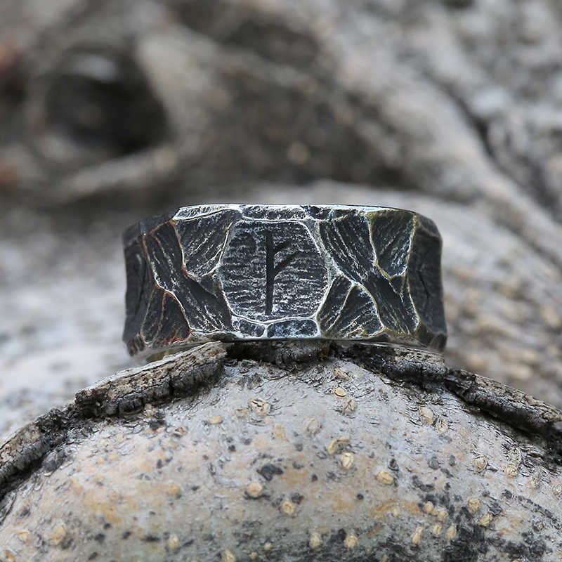 Cluster Rings Viking Githic Style Stainless Steel Celtics Knot Ring Men Nordic Trinity Wedding Rings Womens Band Jewelry Boyfriend Gift G230202
Cluster Rings Viking Githic Style Stainless Steel Celtics Knot Ring Men Nordic Trinity Wedding Rings Womens Band Jewelry Boyfriend Gift G230202