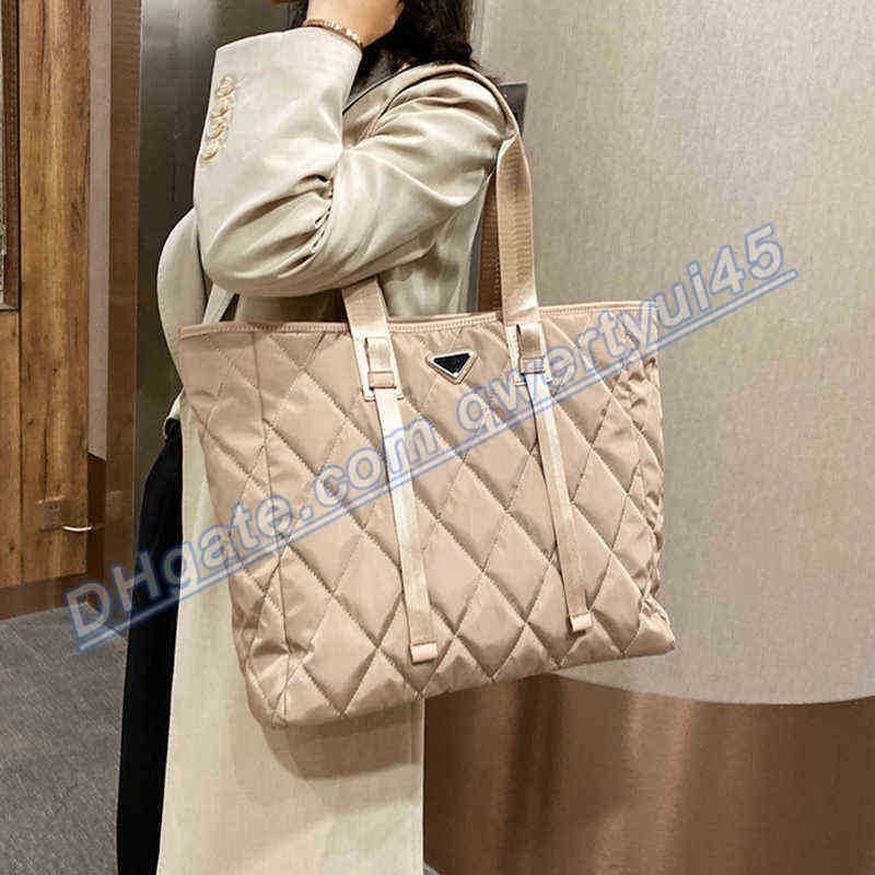 qwertyui45 Clutch Bags Brand Designer Women's Tote Bags 2022 Autumn Winter New Lady Shoulder Bag High Quality Nylon Handbags Large Capacity Shopper Bag 020223H, Black
qwertyui45 Clutch Bags Brand Designer Women's Tote Bags 2022 Autumn Winter New Lady Shoulder Bag High Quality Nylon Handbags Large Capacity Shopper Bag 020223H, Black