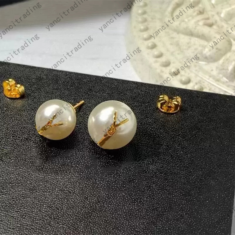 Designer S925 Sterling Silver Stud Earrings For Women Luxurys Designers Pearl Hoop Earring Gold Earrings Wedding Charm Jewerlry
Designer S925 Sterling Silver Stud Earrings For Women Luxurys Designers Pearl Hoop Earring Gold Earrings Wedding Charm Jewerlry