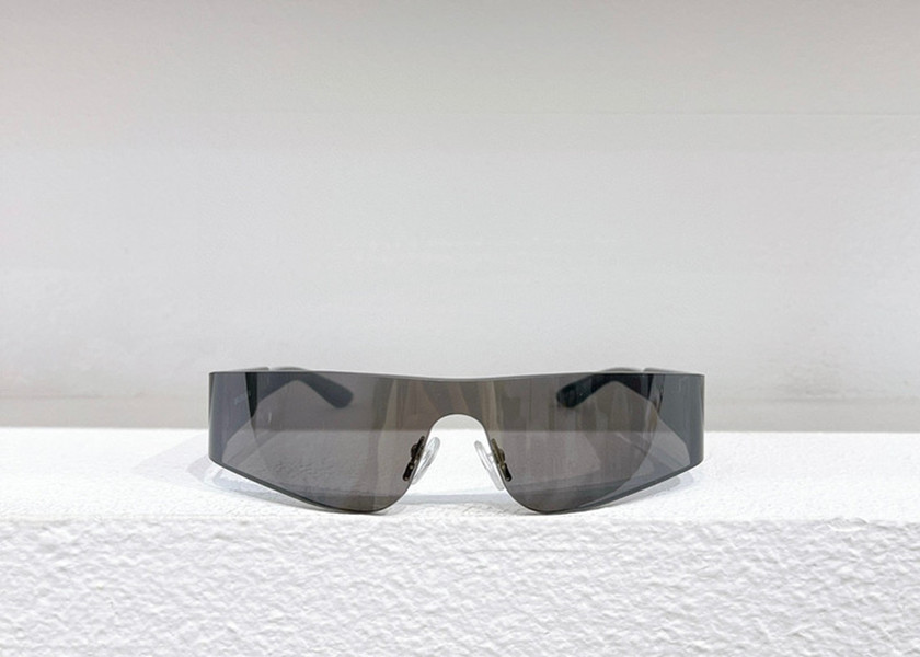 Sunglasses For Men Women Summer 0041 Mask Olecranon Style Anti-Ultraviolet Retro Plate Full Frame Fashion Eyeglasses Random Box 0041S
Sunglasses For Men Women Summer 0041 Mask Olecranon Style Anti-Ultraviolet Retro Plate Full Frame Fashion Eyeglasses Random Box 0041S