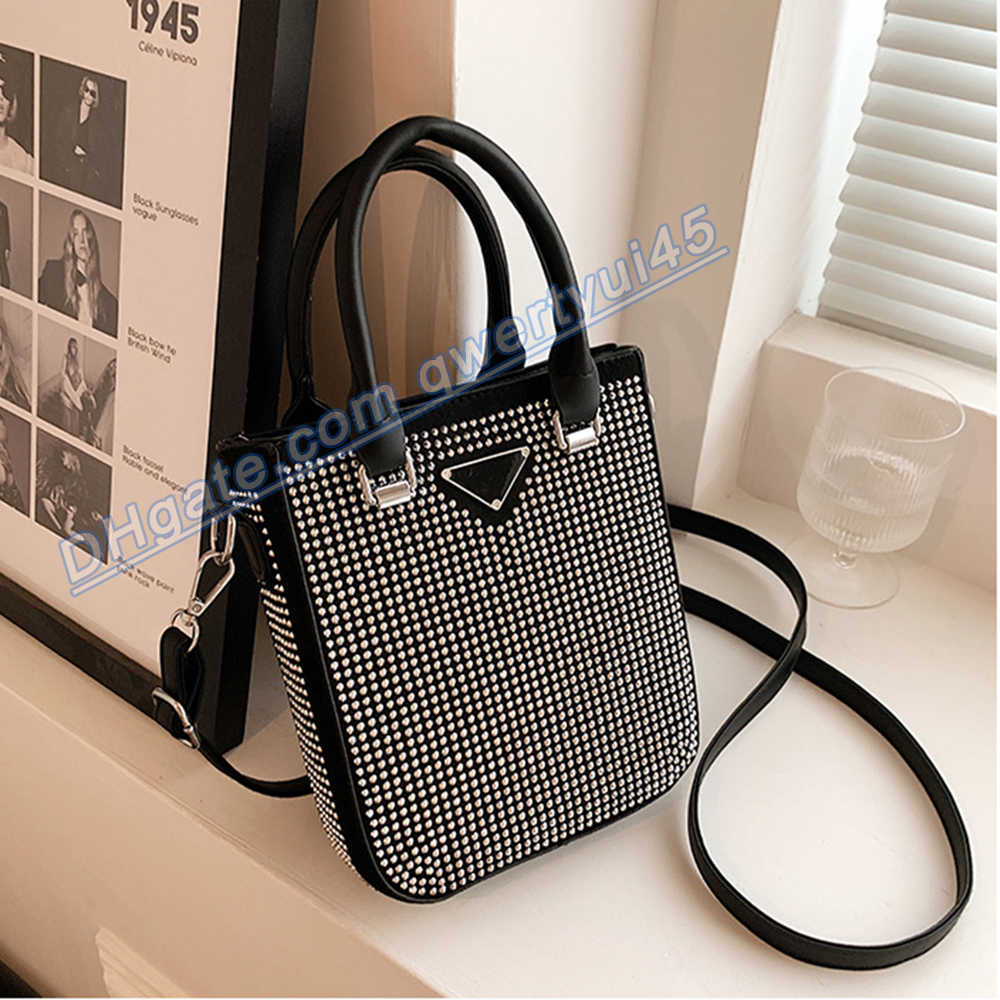 qwertyui45 Shoulder Bags Bag Women 2022 New Texture Handbags Rhinestone Bucket Fashion Tote Crossbody s With Diamonds Vertical Square s 020223H, For the postage
qwertyui45 Shoulder Bags Bag Women 2022 New Texture Handbags Rhinestone Bucket Fashion Tote Crossbody s With Diamonds Vertical Square s 020223H, For the postage