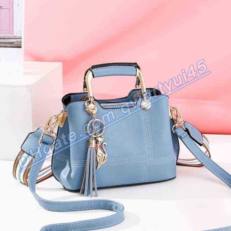 qwertyui45 Cross Body Famous Brand High Quality Female Handbags New PU Leather Shoulder Bag Designer Crossbody Women Bags Messenger Bag sac 020223H, Photo color4
qwertyui45 Cross Body Famous Brand High Quality Female Handbags New PU Leather Shoulder Bag Designer Crossbody Women Bags Messenger Bag sac 020223H, Photo color4