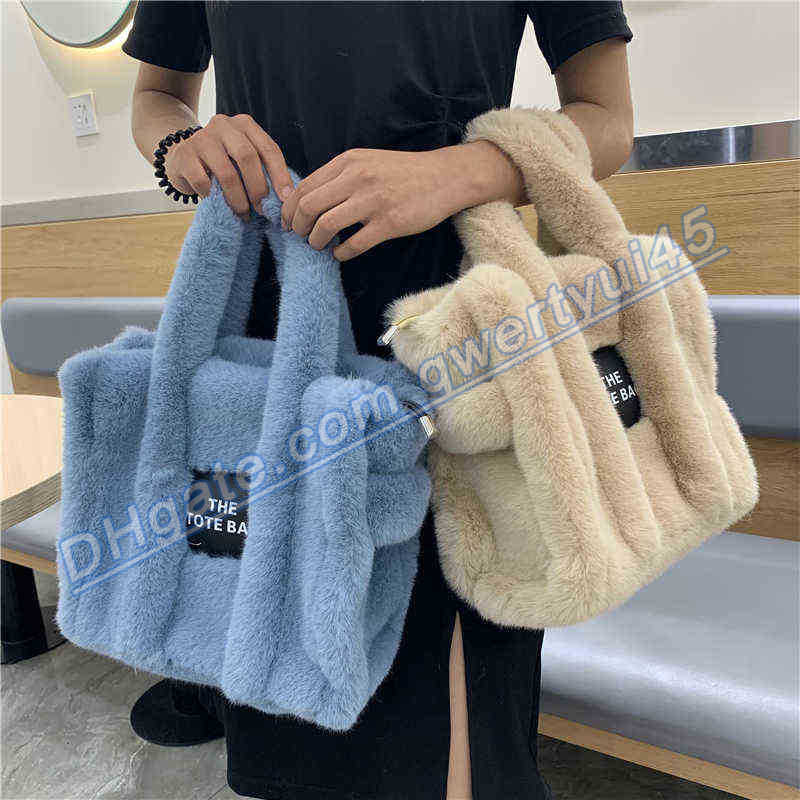 qwertyui45 Totes Totes Winter Woolen Faux Fur Teddy Curl Plush The Tote Bag Retro Large Capacity Handbag Simple Shoulder Designer Women Black 020223H, For the postage
qwertyui45 Totes Totes Winter Woolen Faux Fur Teddy Curl Plush The Tote Bag Retro Large Capacity Handbag Simple Shoulder Designer Women Black 020223H, For the postage