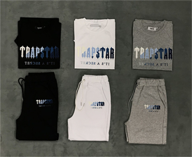 Men' Trapstar Embroidered t Shirt Short Sleeve Outfit Chenille Tracksuit Black Cotton London Streetwear Size -2XL, 18
Men' Trapstar Embroidered t Shirt Short Sleeve Outfit Chenille Tracksuit Black Cotton London Streetwear Size -2XL, 18