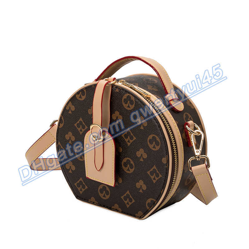 qwertyui45 Shoulder Bags Designers Round Handbag Totes Women Messenger Bags PU Crossbody Vintage Floral Ladies Shoulder Bag Leather Hobos 020223H, Black
qwertyui45 Shoulder Bags Designers Round Handbag Totes Women Messenger Bags PU Crossbody Vintage Floral Ladies Shoulder Bag Leather Hobos 020223H, Black