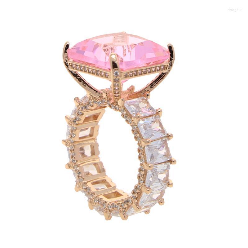Wedding Rings High Quality Pink Square Rhinestone Cubic Zirconia CZ Charm Ring For Women Girl Luxury Romantic Party Gifts JewelryWedding Rit
Wedding Rings High Quality Pink Square Rhinestone Cubic Zirconia CZ Charm Ring For Women Girl Luxury Romantic Party Gifts JewelryWedding Rit