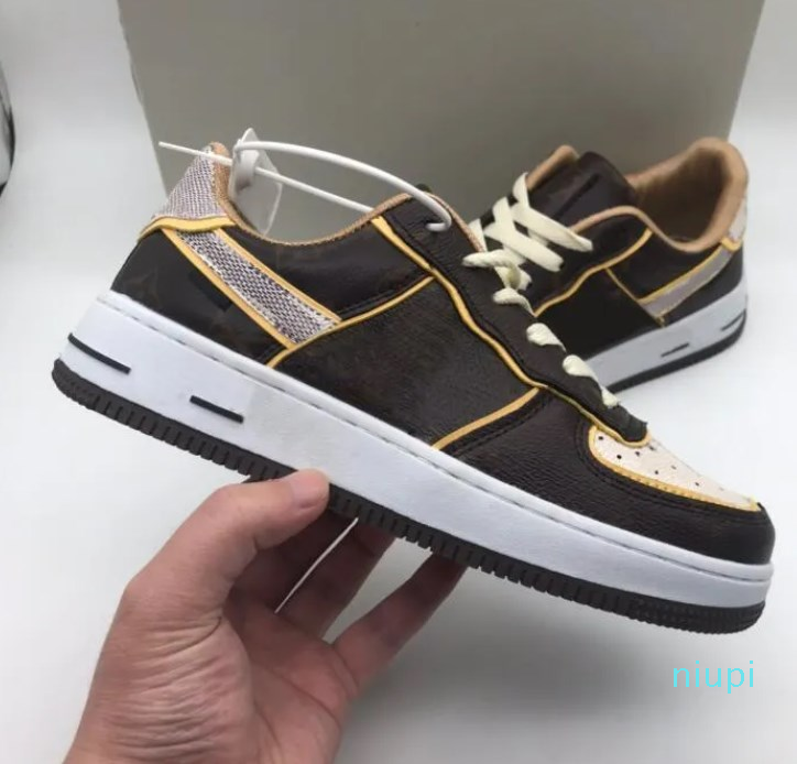 Designer -Fashion Men And women Designers Casual Shoes Men's Sneakers Women's Training Shoes, Embossed white
Designer -Fashion Men And women Designers Casual Shoes Men's Sneakers Women's Training Shoes, Embossed white