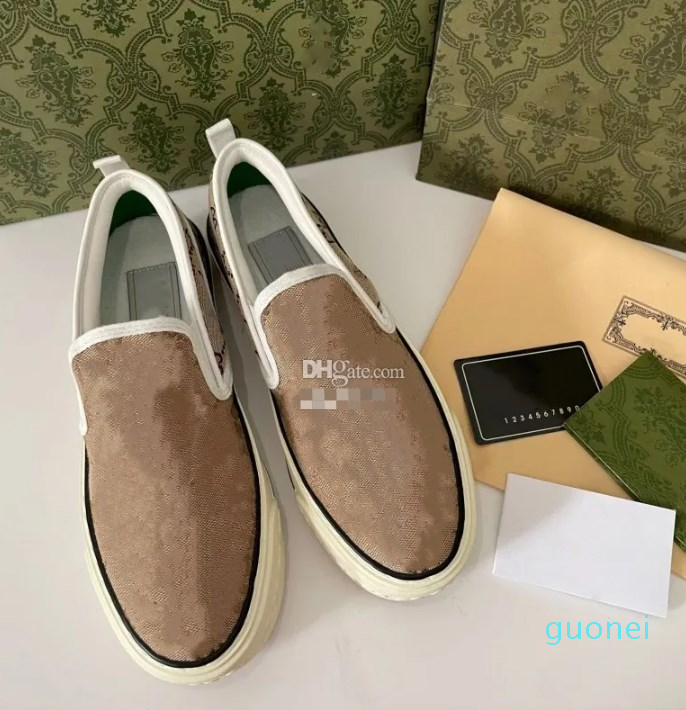 Women Sandals Classic Old Flower Canvas Shoes Flat Heel Designer Shoes Jelly Clour 3CM Platform Outdoor Beach Travel Comfortable Round Toe Slip on Rubber Bottom
Women Sandals Classic Old Flower Canvas Shoes Flat Heel Designer Shoes Jelly Clour 3CM Platform Outdoor Beach Travel Comfortable Round Toe Slip on Rubber Bottom