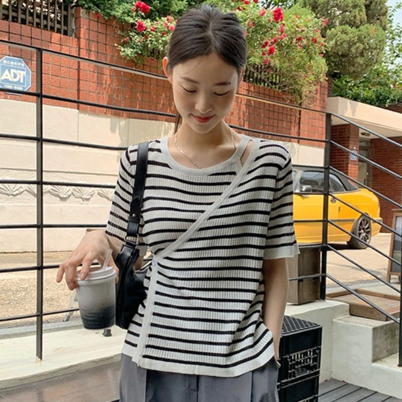 Women's T Shirts Korean Chic Long Sleeve Summer French Round Neck Design Fake Two Diagonal Stripe Short Sweater Top, Hei bai tiao
Women's T Shirts Korean Chic Long Sleeve Summer French Round Neck Design Fake Two Diagonal Stripe Short Sweater Top, Hei bai tiao