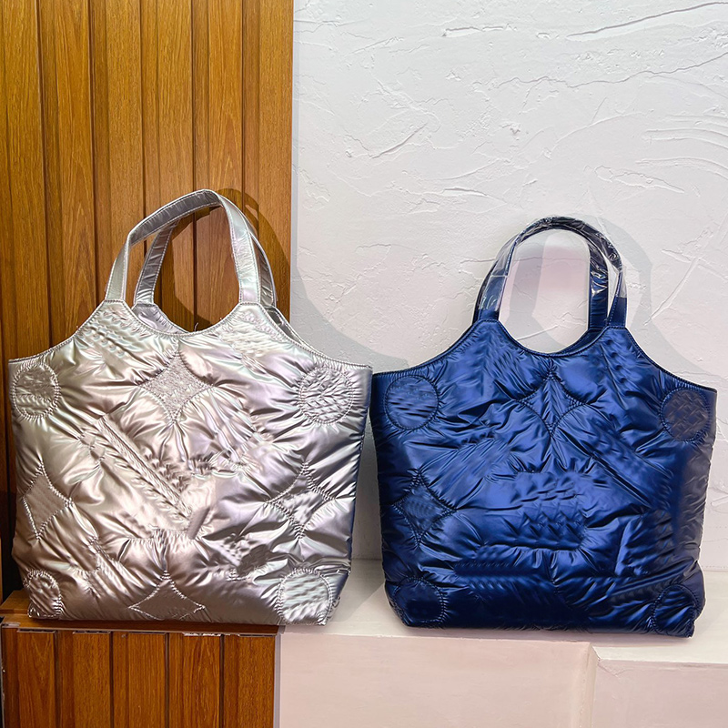 Tote Shopping Bag Travel Handbag Women Crossbody Handbags Purse Chain Shoulder Bags Embossing Letter Original hardware Large Capacity, 35*33cm
Tote Shopping Bag Travel Handbag Women Crossbody Handbags Purse Chain Shoulder Bags Embossing Letter Original hardware Large Capacity, 35*33cm