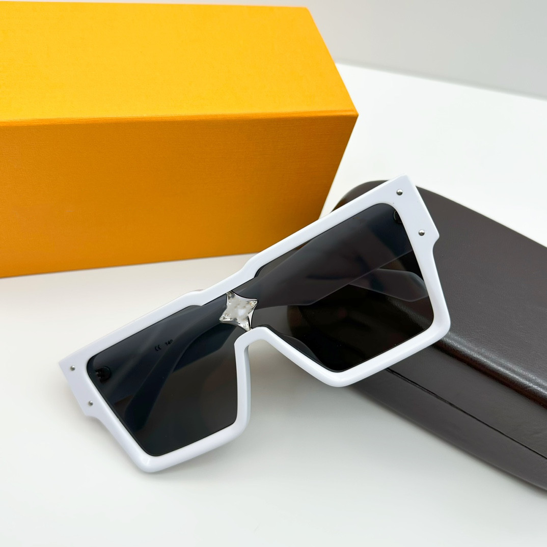 2023 Designer Mens Black Cyclone Sunglasses Fashion eyewear Model Special UV 400 Protection Double Beam Frame Outdoor Brand Design Top Cyclones Sunglass with Box
2023 Designer Mens Black Cyclone Sunglasses Fashion eyewear Model Special UV 400 Protection Double Beam Frame Outdoor Brand Design Top Cyclones Sunglass with Box