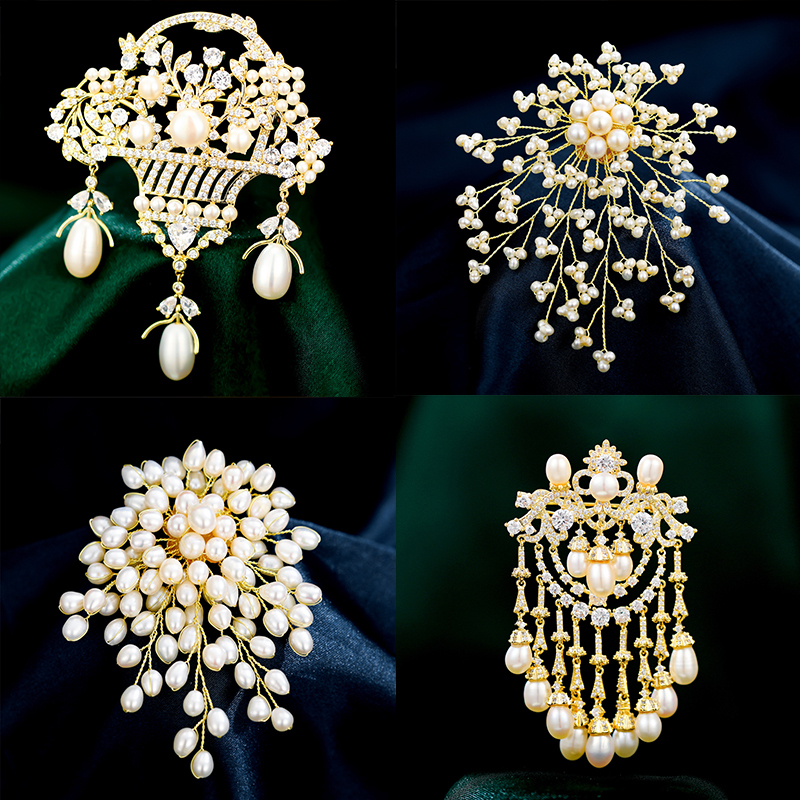 Pins Brooches Luxury Jewelry Natural Freshwater Pearl Flower Basket Shiny AAA Cubic Zircon Brooch Pin for Women Handmade Gift 230202
Pins Brooches Luxury Jewelry Natural Freshwater Pearl Flower Basket Shiny AAA Cubic Zircon Brooch Pin for Women Handmade Gift 230202