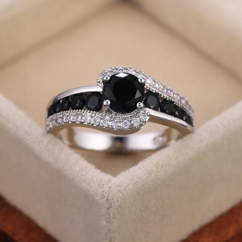 Wedding Rings Special-interest Black Stone Women Ring Dazzling Crystal Zircon Delicate Gift Top Quality Female Classic Jewelry R6555
Wedding Rings Special-interest Black Stone Women Ring Dazzling Crystal Zircon Delicate Gift Top Quality Female Classic Jewelry R6555