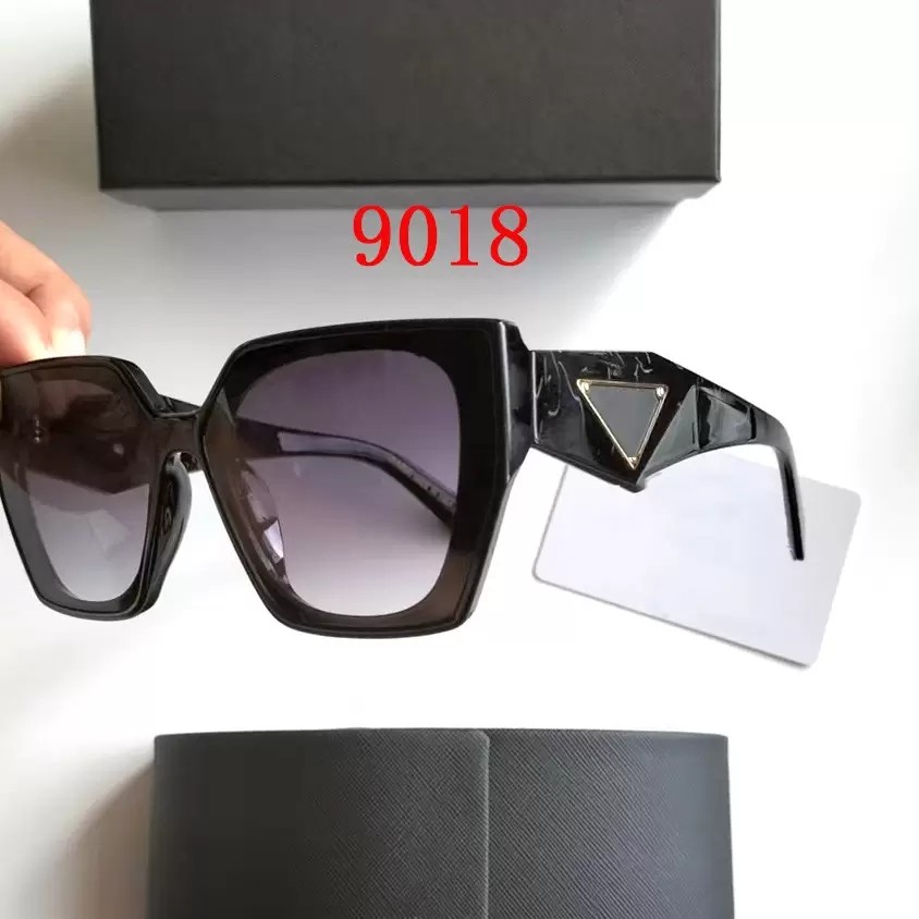 Fashion Classic design Luxury Sunglasses For Man Woman Square Full Frame Sun Glasses UV400 Eyewear Anti-Ultraviolet Polaroid Lens With box and Case 9018
Fashion Classic design Luxury Sunglasses For Man Woman Square Full Frame Sun Glasses UV400 Eyewear Anti-Ultraviolet Polaroid Lens With box and Case 9018