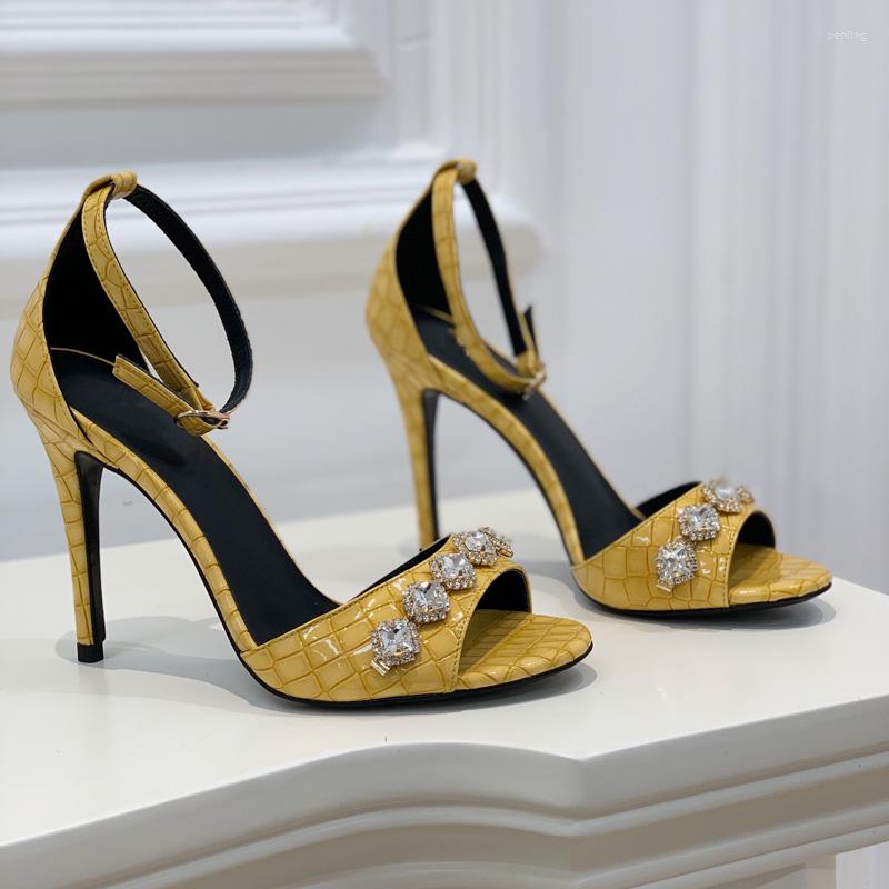 Dress Shoes Woman Spring Summer 2023 Elegant Slingback Fashion Woman's High Heel Sandals Metal Crystal Diamond Buckle
Dress Shoes Woman Spring Summer 2023 Elegant Slingback Fashion Woman's High Heel Sandals Metal Crystal Diamond Buckle
