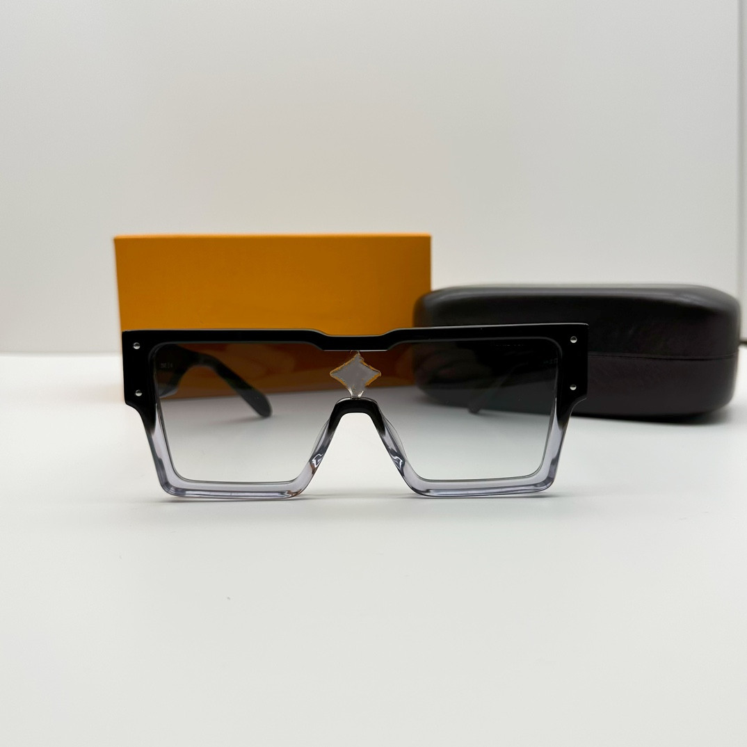 Designer Mens Black Cyclone Sunglasses Fashion eyewear Model Special UV 400 Protection Double Beam Frame Outdoor Brand Design Alloy Top Cyclones Sunglass 1547E
Designer Mens Black Cyclone Sunglasses Fashion eyewear Model Special UV 400 Protection Double Beam Frame Outdoor Brand Design Alloy Top Cyclones Sunglass 1547E
