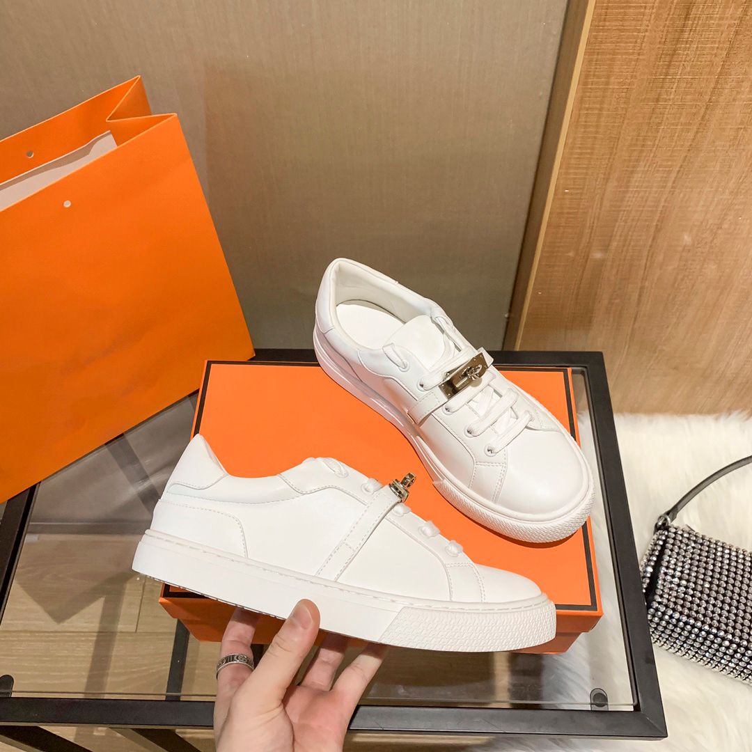 Luxury brand women's casual shoes B22 Day Soft cowhide lazy shoes Designer metal buckle Outdoor Beach Mule classic men's sneakers, 3 gold 
Luxury brand women's casual shoes B22 Day Soft cowhide lazy shoes Designer metal buckle Outdoor Beach Mule classic men's sneakers, 3 gold