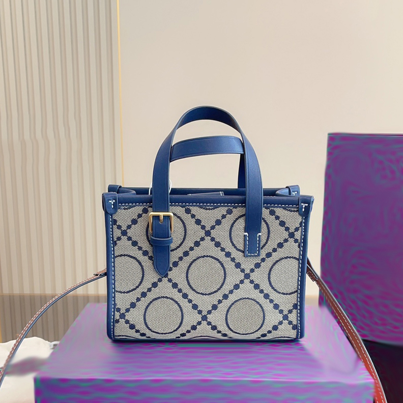 totes bags designer tote bag women mini luxury designers handbag Fashion all-match Classic Womens Street Trend handbags, Tag01 19*7*15cm
totes bags designer tote bag women mini luxury designers handbag Fashion all-match Classic Womens Street Trend handbags, Tag01 19*7*15cm