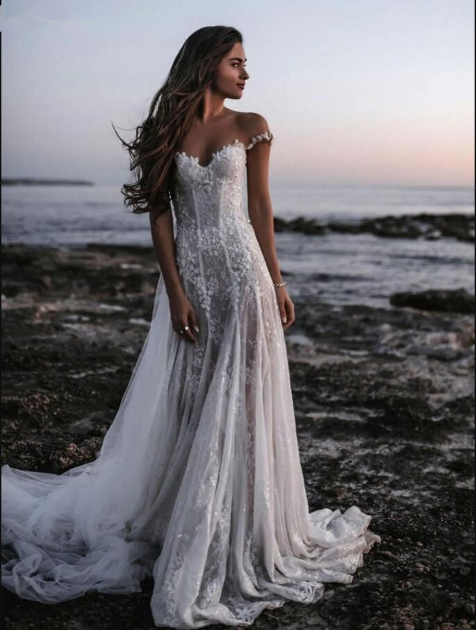 A-line Wedding Dresses Summer Beach Glitter Sequins Tulle Lace Bohemian Country Bridal Gowns See Through Backless Brides Robes de Mariee With Cap Sleeves, Red
A-line Wedding Dresses Summer Beach Glitter Sequins Tulle Lace Bohemian Country Bridal Gowns See Through Backless Brides Robes de Mariee With Cap Sleeves, Red