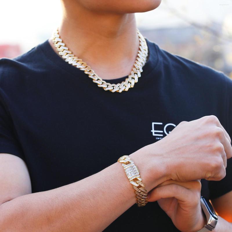Chains Hip Hop Iced Out Bling Zircon Baguette Cuban Chain Necklace Fashion Jewelry Gold Silver Color CZ Choker Mens
Chains Hip Hop Iced Out Bling Zircon Baguette Cuban Chain Necklace Fashion Jewelry Gold Silver Color CZ Choker Mens