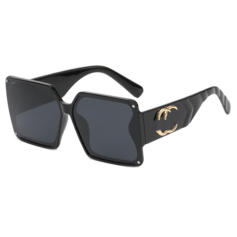 Designer brand Sunglasses Classic Eyeglasses Goggle Outdoor Beach Sun Glasses For Man Woman 5Color Optional Fashion trend
Designer brand Sunglasses Classic Eyeglasses Goggle Outdoor Beach Sun Glasses For Man Woman 5Color Optional Fashion trend