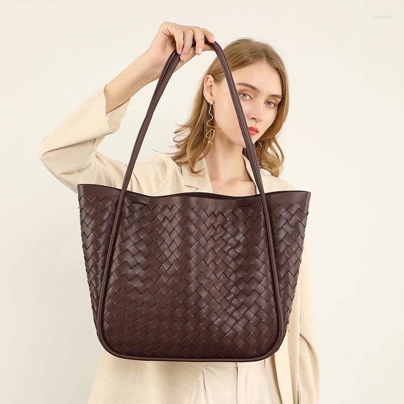 Evening Bags Hand Woven Women's Leather Handbag Fashion Luxury Large Capacity Shoulder Bag Designer Bucket, Black
Evening Bags Hand Woven Women's Leather Handbag Fashion Luxury Large Capacity Shoulder Bag Designer Bucket, Black