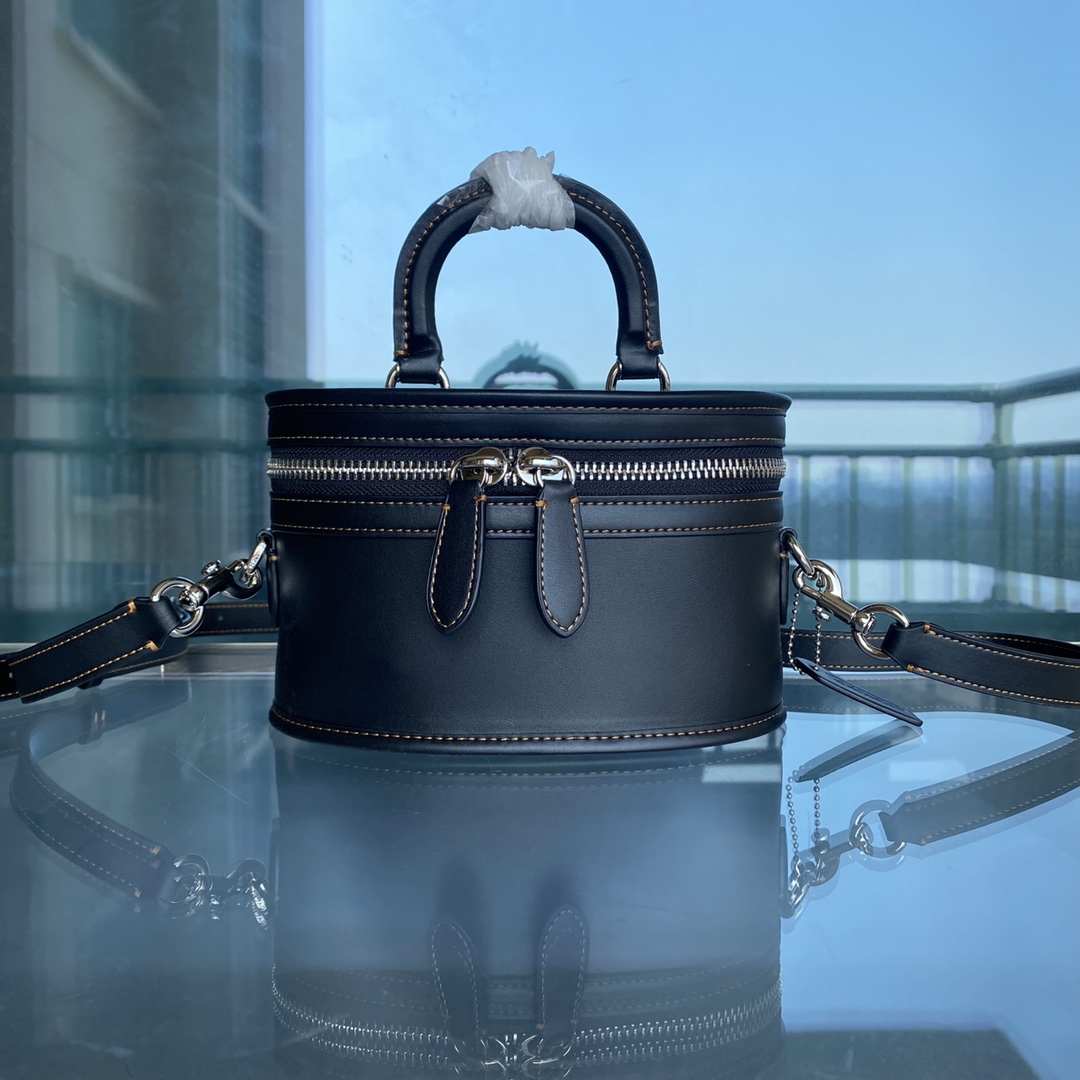 2023 new portable messenger shoulder bag women's vintage bucket bag leisure fashion college style, Black
2023 new portable messenger shoulder bag women's vintage bucket bag leisure fashion college style, Black