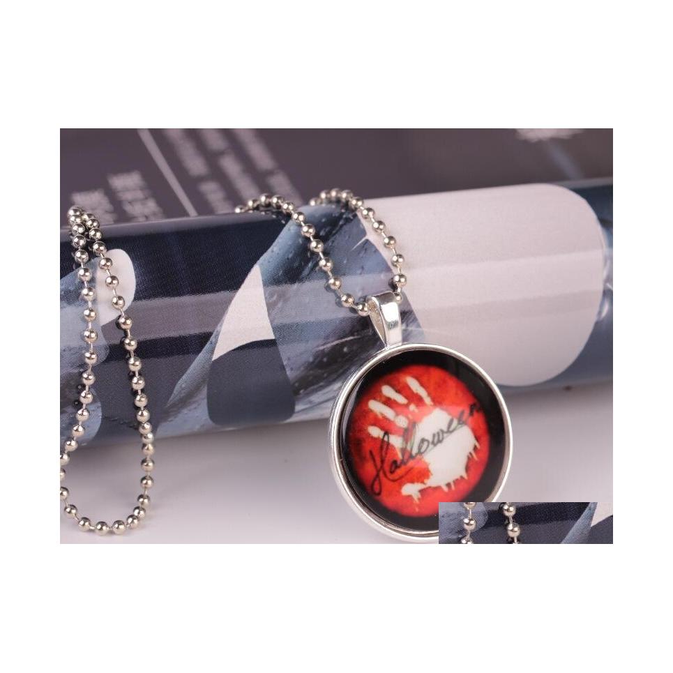 Pendant Necklaces Pretty Halloween Beautifly Necklace Glow In The Dark Glass Pendants Palm Luminous Drop Delivery Jewelry Dhsor
Pendant Necklaces Pretty Halloween Beautifly Necklace Glow In The Dark Glass Pendants Palm Luminous Drop Delivery Jewelry Dhsor