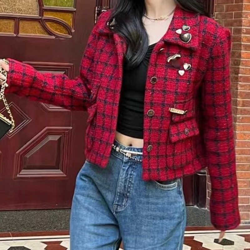 Luxury designer jacket women woolen coat classic badge decorative jackets womens cardigan coats casual tweed Jackets, Picture color
Luxury designer jacket women woolen coat classic badge decorative jackets womens cardigan coats casual tweed Jackets, Picture color