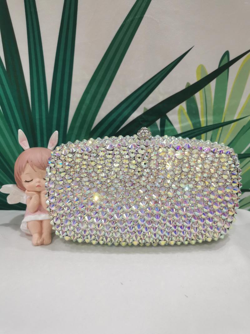 Evening Bags Luxury Metal AB Silver Color Clutch Purse Fashion Women’s Diamond Clutches Designer Ladies Phone Handbags Gift
Evening Bags Luxury Metal AB Silver Color Clutch Purse Fashion Women’s Diamond Clutches Designer Ladies Phone Handbags Gift