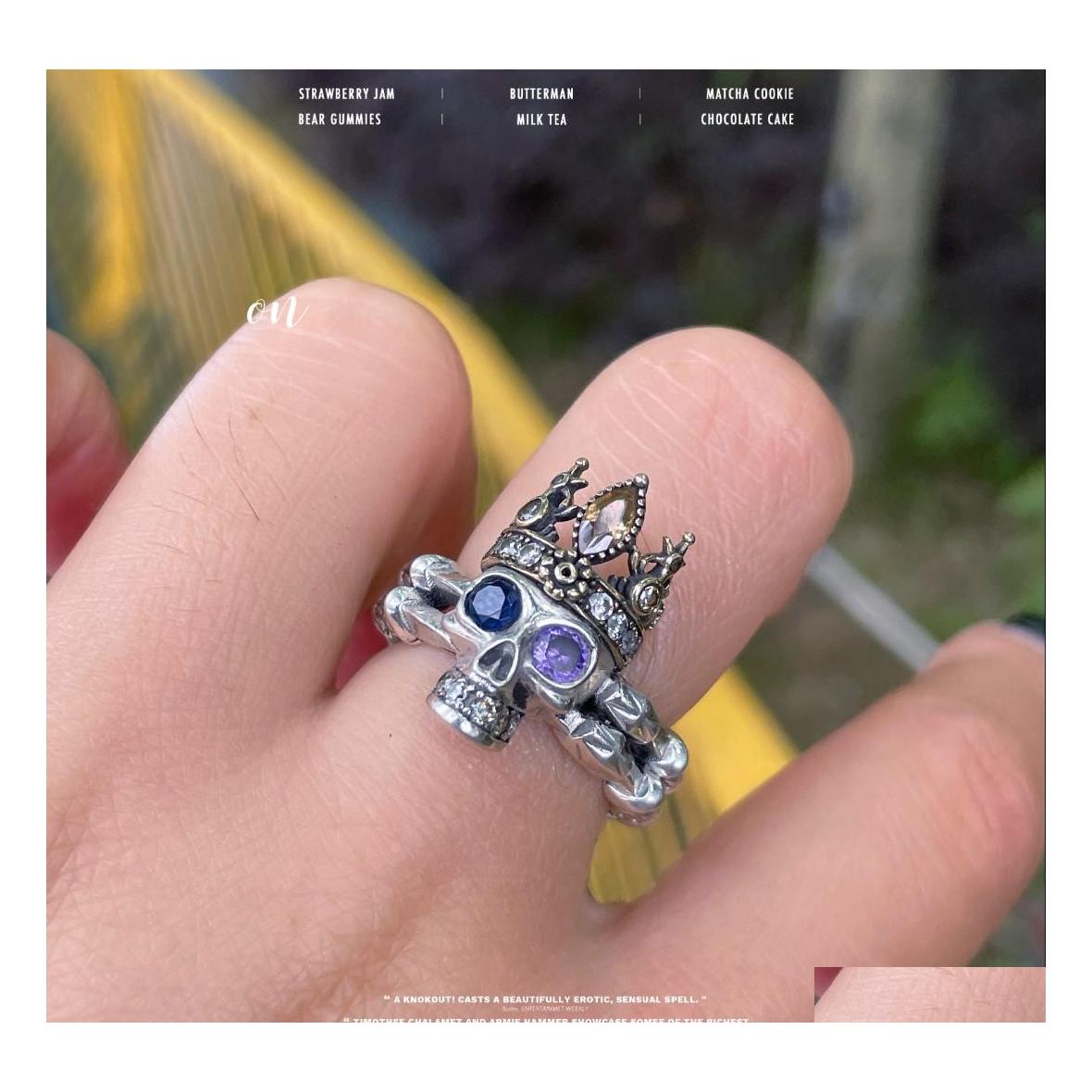 Band Rings Fashion Jewelry Copper Sier Plated King Skl Ring For Women Light Luxury Niche Design Blue Purple Zircon Skls Drop Delivery Dhxb6
Band Rings Fashion Jewelry Copper Sier Plated King Skl Ring For Women Light Luxury Niche Design Blue Purple Zircon Skls Drop Delivery Dhxb6