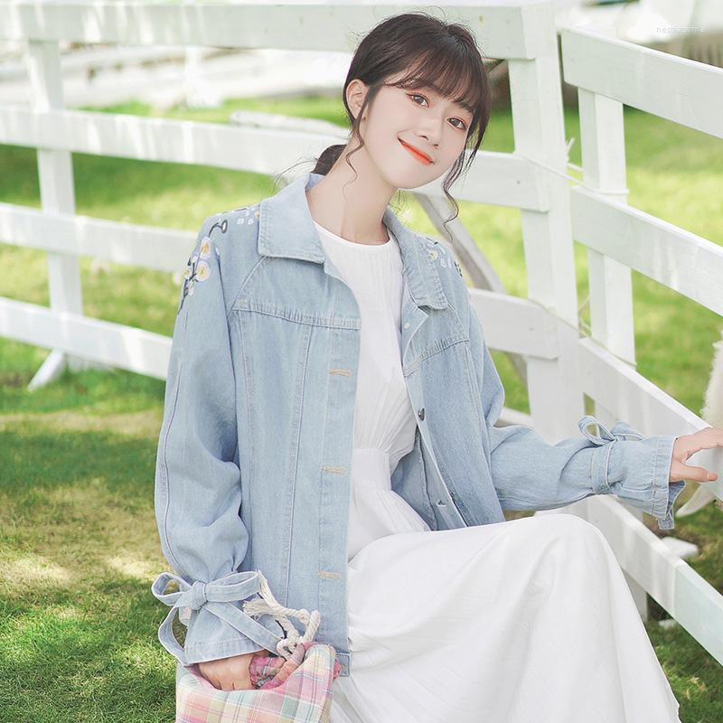 Women' Jackets Autumn Denim Jacket Women Sweet Flower Embroidery Long Sleeve Lace Up Blue Jean Female Casual Loose Lapel Coat
Women' Jackets Autumn Denim Jacket Women Sweet Flower Embroidery Long Sleeve Lace Up Blue Jean Female Casual Loose Lapel Coat