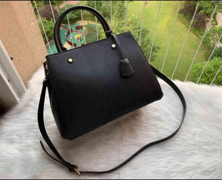 1-22020 Classic Fashion Designer Women Handbags Purse High Quality Chain Cross Body Bags Small Shoulder Leather Messenger Black To AW, Beige
1-22020 Classic Fashion Designer Women Handbags Purse High Quality Chain Cross Body Bags Small Shoulder Leather Messenger Black To AW, Beige